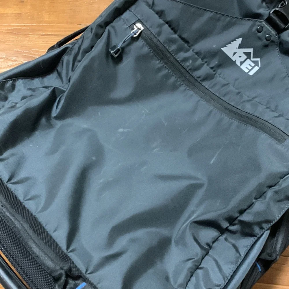 REI Luggage Wheely Beast Wheeled Rolling Travel Suitcase - Picture 10 of 10